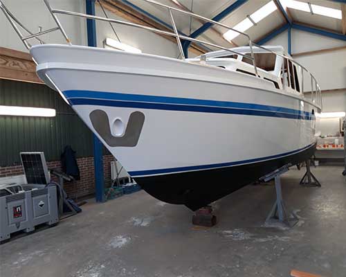 Aquanaut beauty 1050 Stienstra Jacht Schilderwerken nieuwbouw voorkant